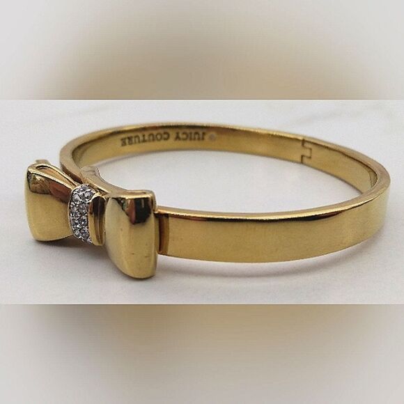 Juicy Couture Gold Tone Bow Belt Bracelet Bangle Jewelry - Picture 10 of 16